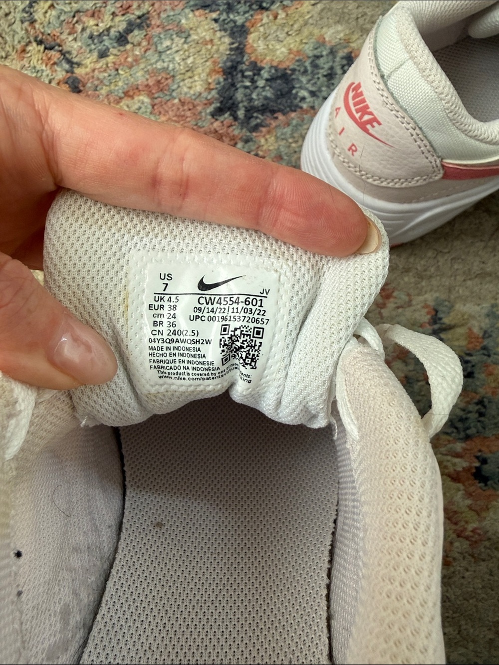 Nike Women’s White and Pink Air Max Sneakers - Picture 7 of 7